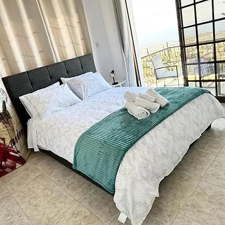 Chara Spectacular Panoramic Views!