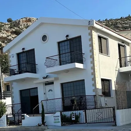 Villa Chara Spectacular Panoramic Views! Peyia