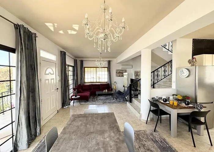 Chara Spectacular Panoramic Views!