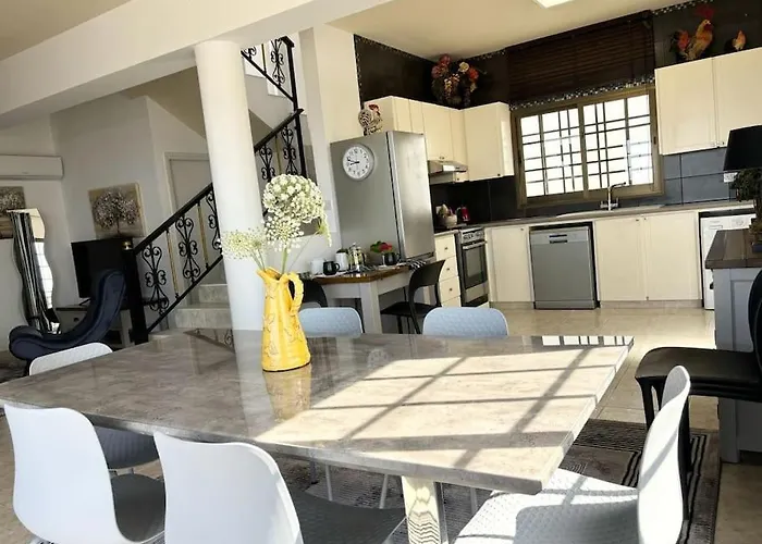 Chara Spectacular Panoramic Views! Пейя