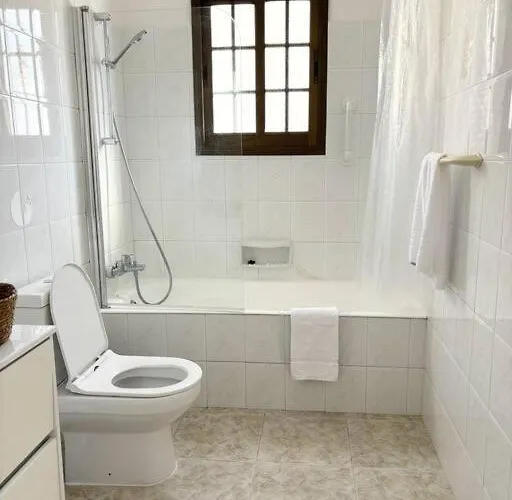 Chara Spectacular Panoramic Views!