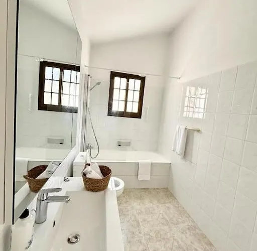 Chara Spectacular Panoramic Views! Villa *